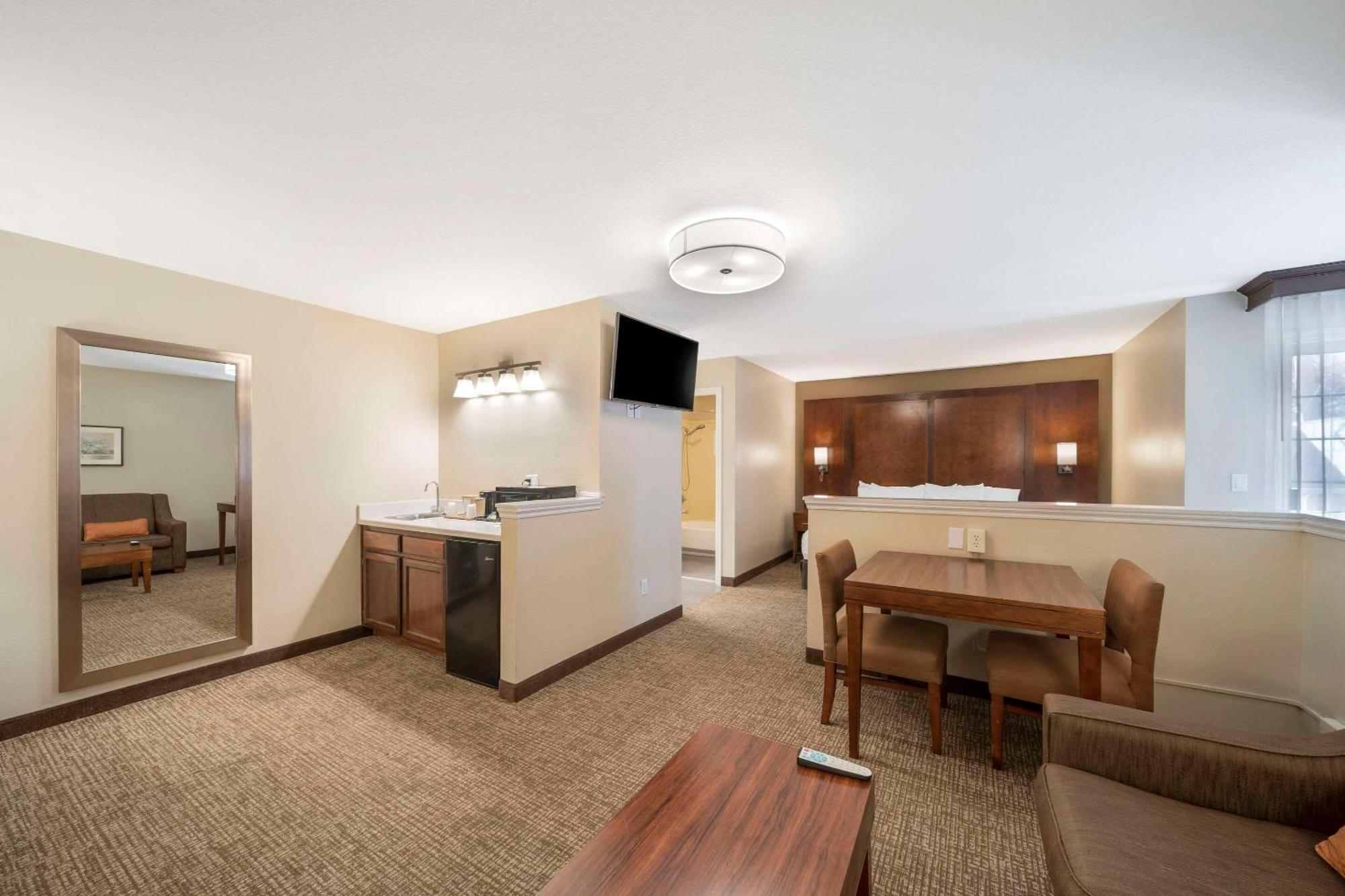 Comfort Suites Red Bluff Near I-5 מראה חיצוני תמונה