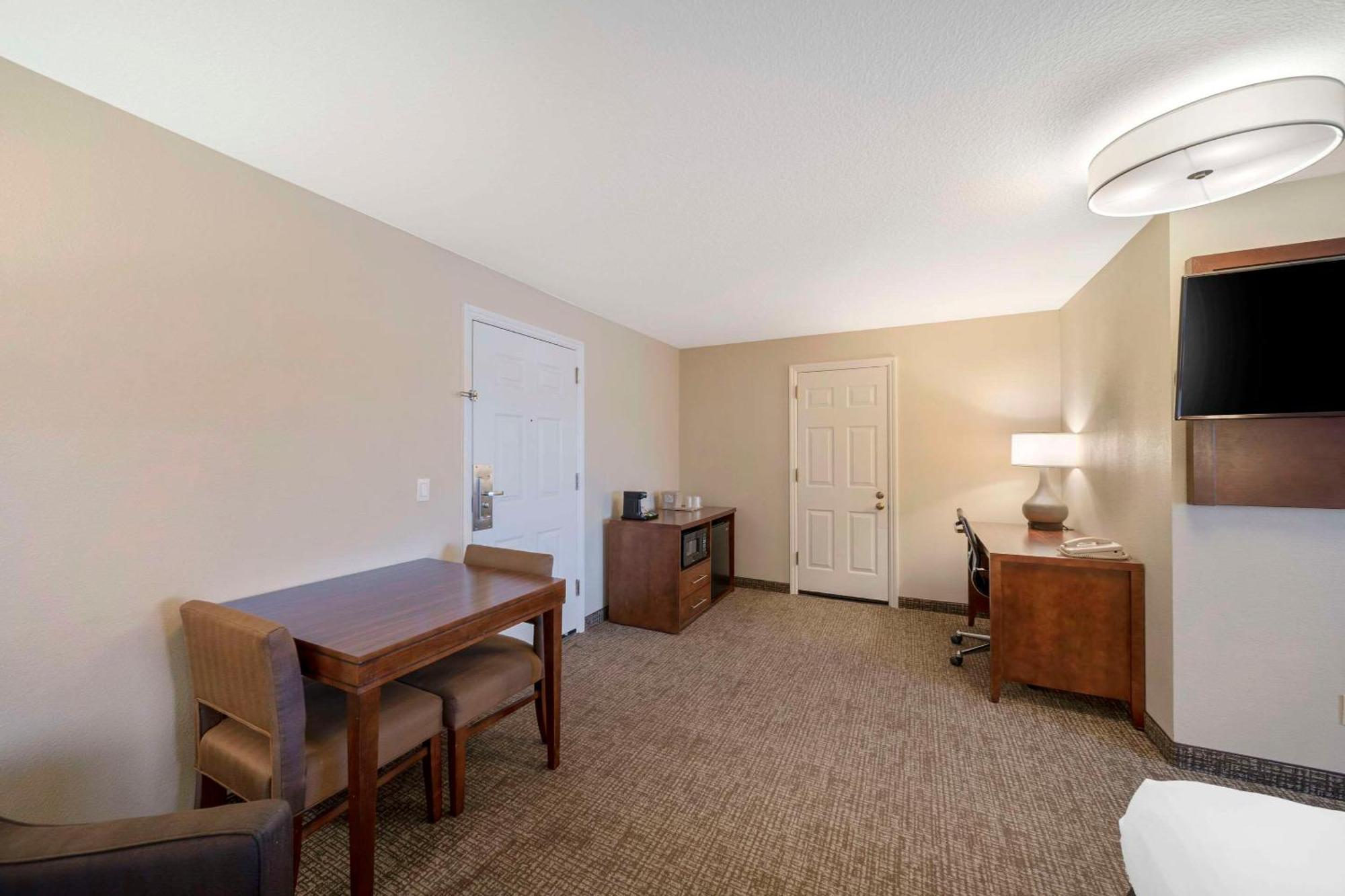 Comfort Suites Red Bluff Near I-5 מראה חיצוני תמונה