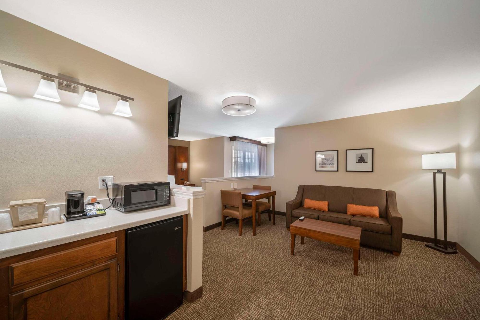 Comfort Suites Red Bluff Near I-5 מראה חיצוני תמונה