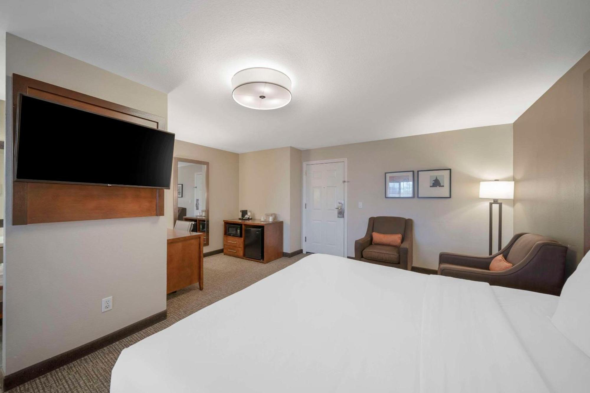 Comfort Suites Red Bluff Near I-5 מראה חיצוני תמונה